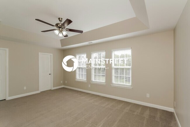 Building Photo - 4 Bedroom Pet-Friendly Home in Charlotte, NC with Main Street Renewal
