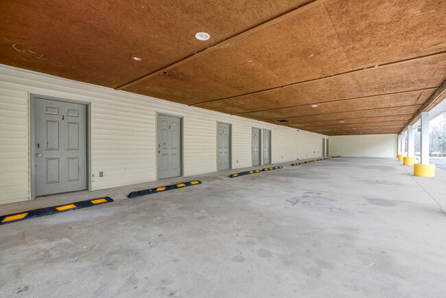 Building Photo - Saddle Club