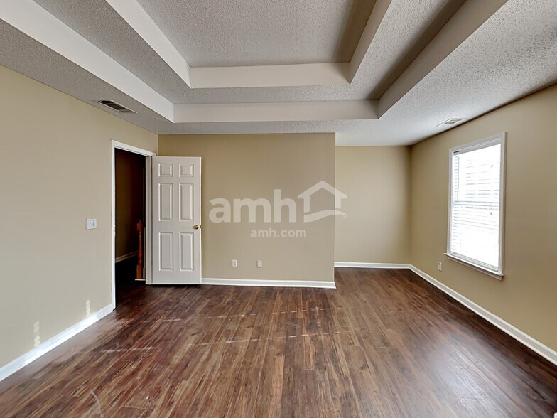 Building Photo - 47 Trotters Way