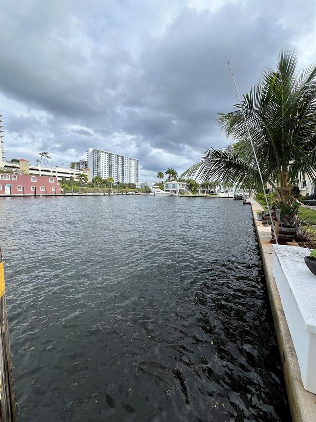 Building Photo - 3111 NE 29th St