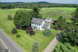 Building Photo - 1300 Bear Tavern Rd