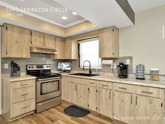 Building Photo - 7041 Lexington Cir