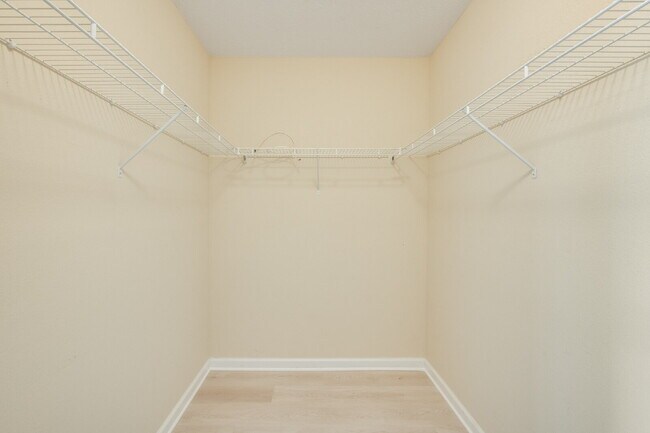 Building Photo - End Unit in Lake Washington Townhomes!!