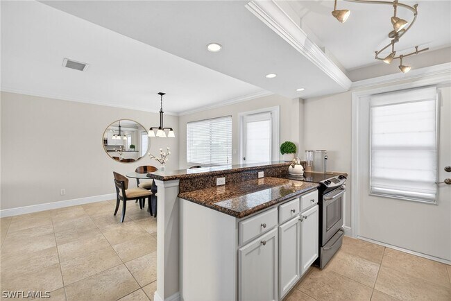 Building Photo - 1550 Gulf Shore Blvd N