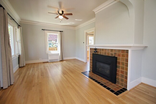 Building Photo - 6435 NE Cleveland Ave