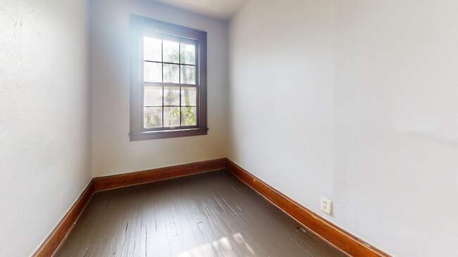 Building Photo - 258 S Portage Path