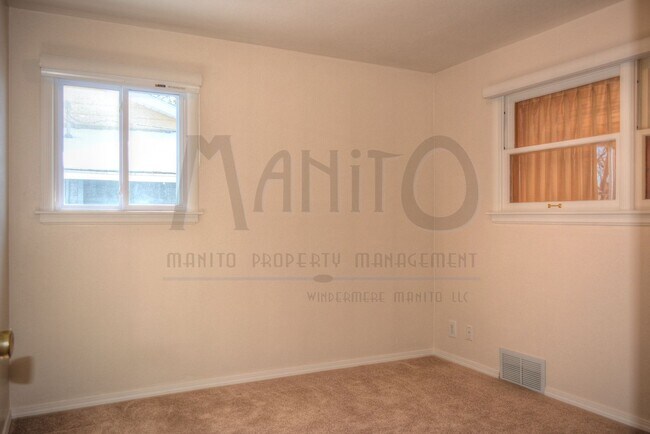 Building Photo - **COMING SOON** Spacious Hobby Home