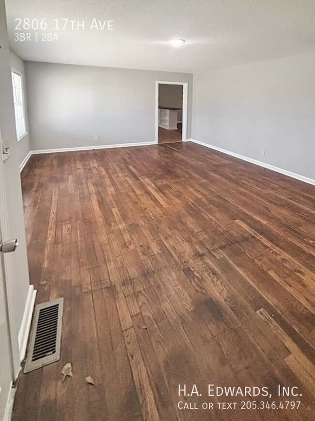 Building Photo - 2806 17th Ave