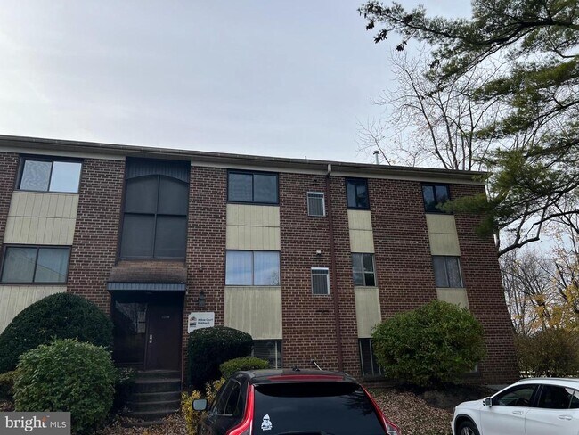 Building Photo - 9921 Bustleton Ave