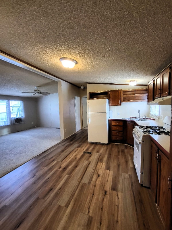 Building Photo - 2500 Mann Rd