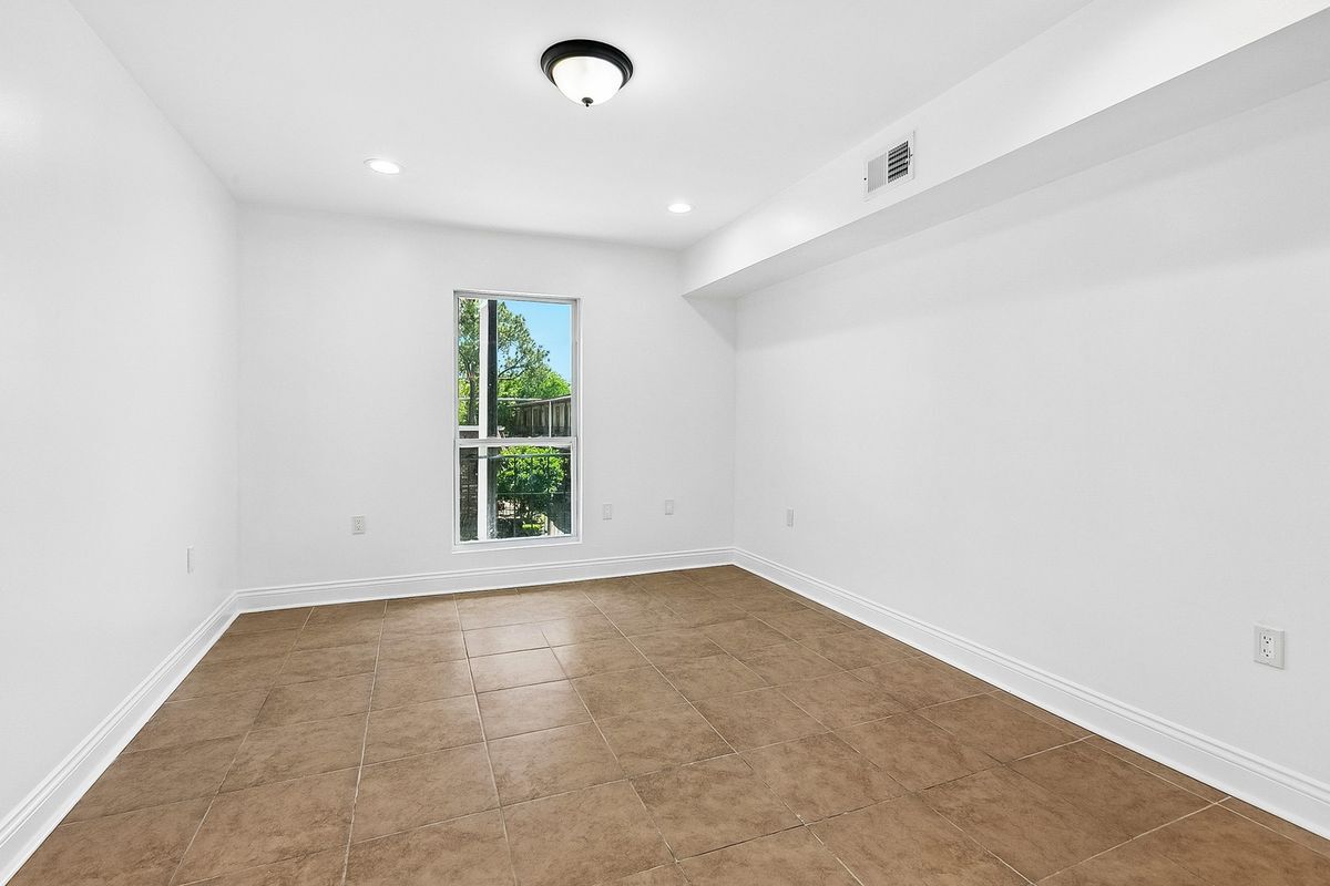 Building Photo - 6220 Riverside Dr
