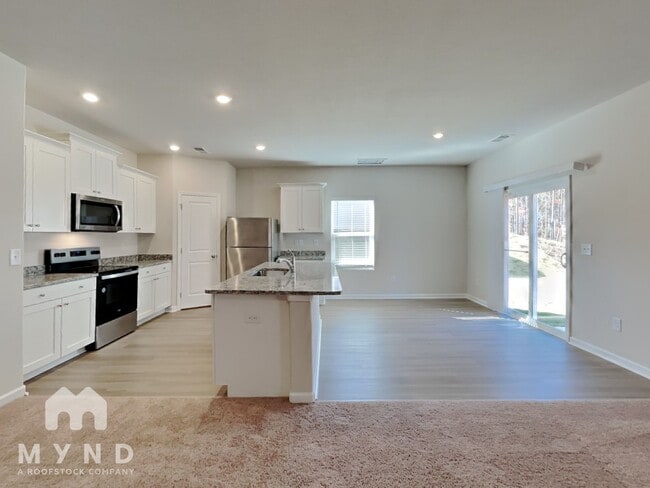 Building Photo - 329 New Villas St