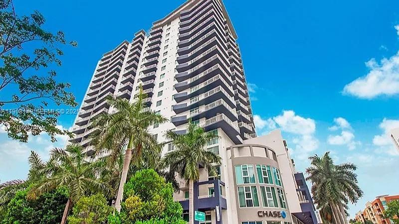 Building Photo - 275 NE 18th St