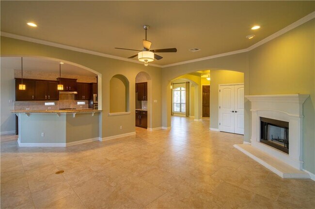 Building Photo - 307 Elderberry Rd