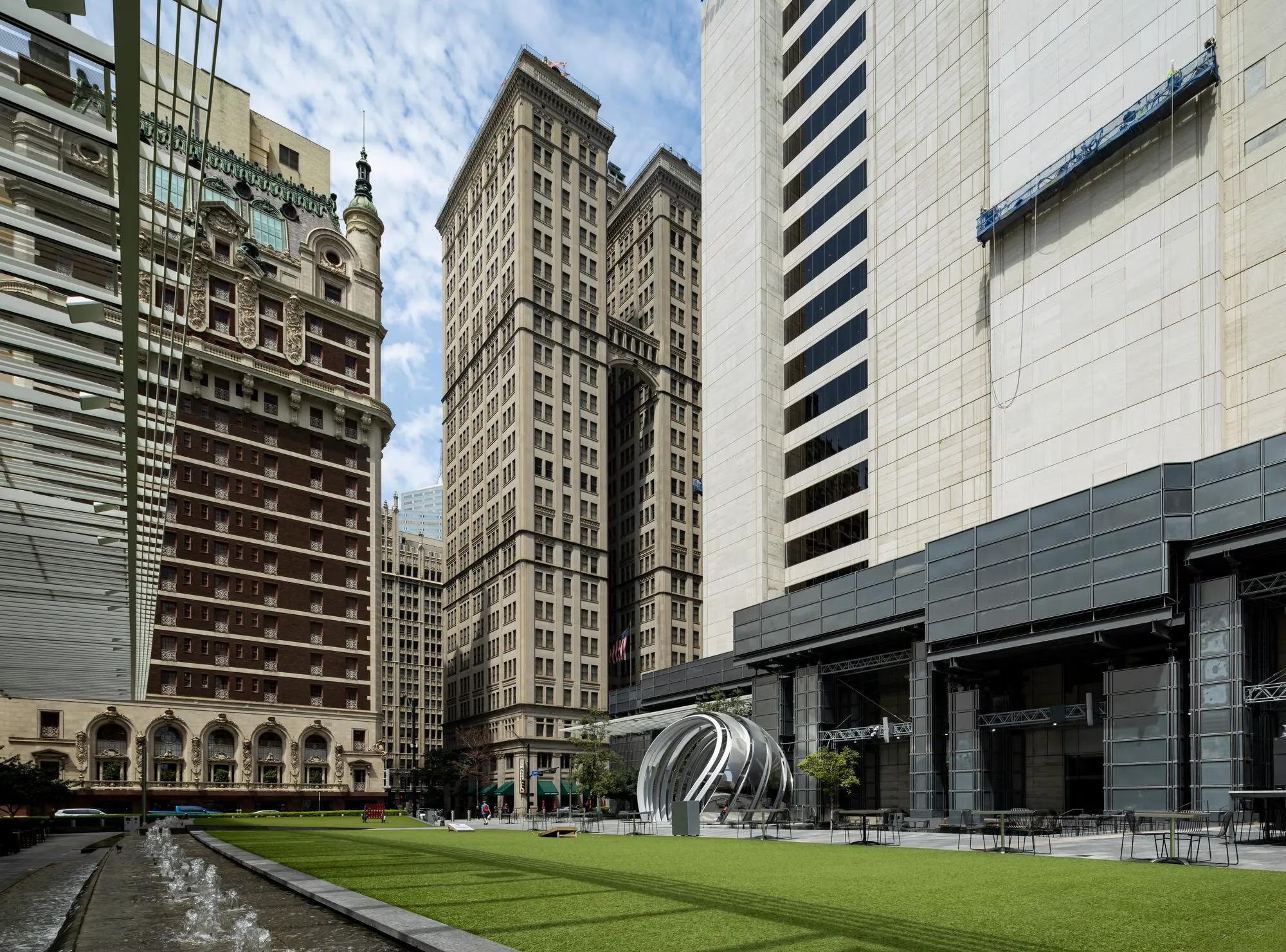 Building Photo - 400 South Saint Paul St