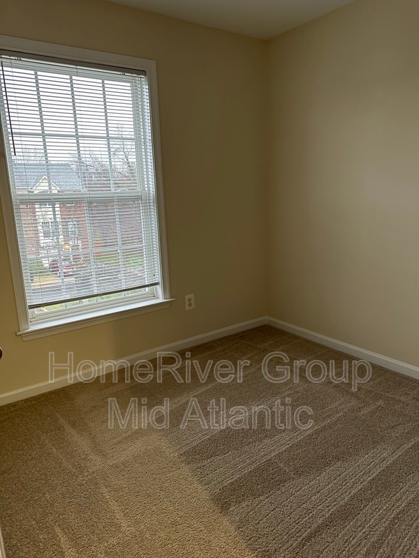 Building Photo - 5530 Sacramento Mews Pl