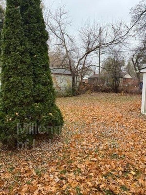 Building Photo - 321 W Princeton Ave