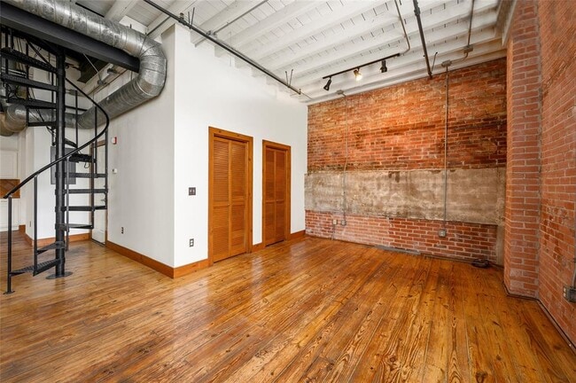 Building Photo - 1011 Wood St