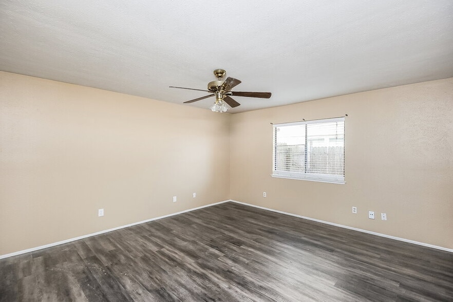 Building Photo - 7609 Xavier Dr