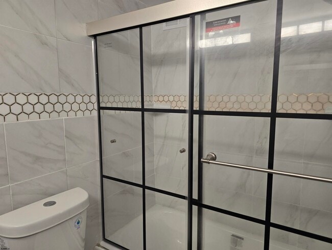 Building Photo - 3817 Ventnor Ave