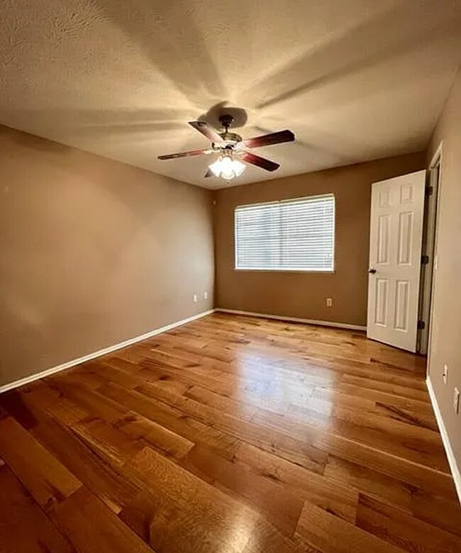 Building Photo - 1798 N 177th Plaza