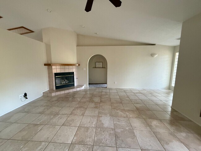Building Photo - Desirable Uptown Sedona In the Orchards 3 ...