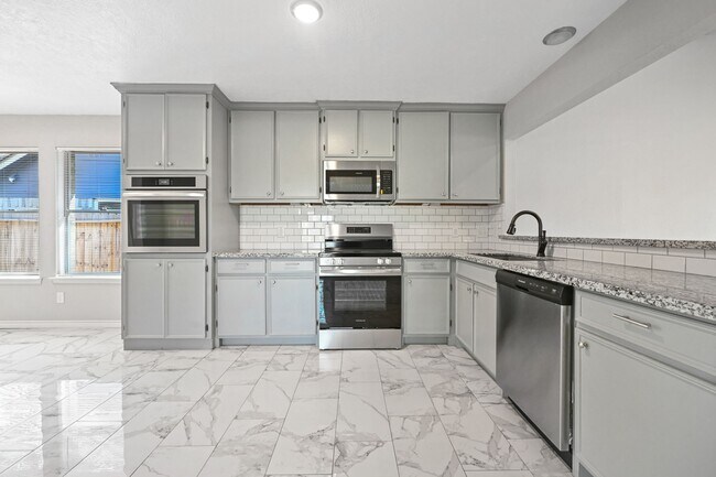 Building Photo - 16111 Fan Tail Dr