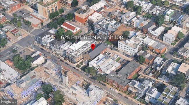 Building Photo - 625 Park Rd NW