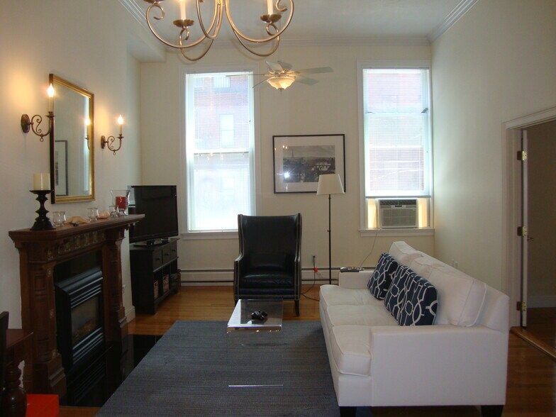 Building Photo - 271 Beacon St