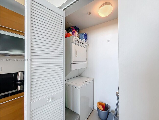 Building Photo - 244 Biscayne Blvd