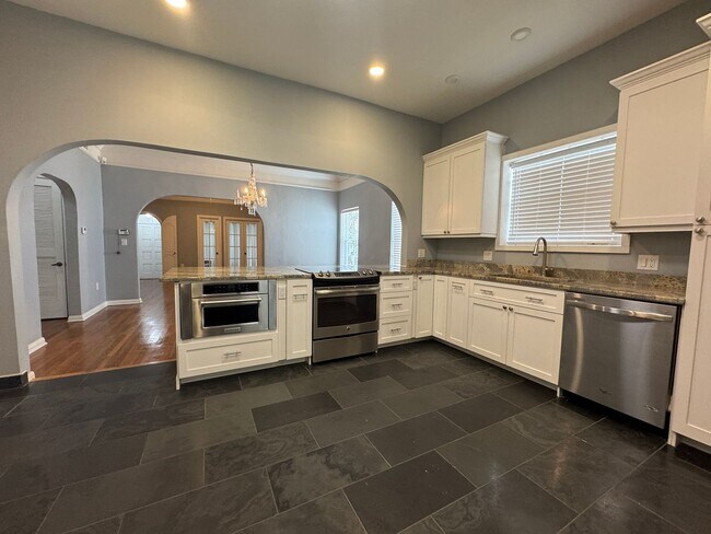 Building Photo - Davis Island Charming Home