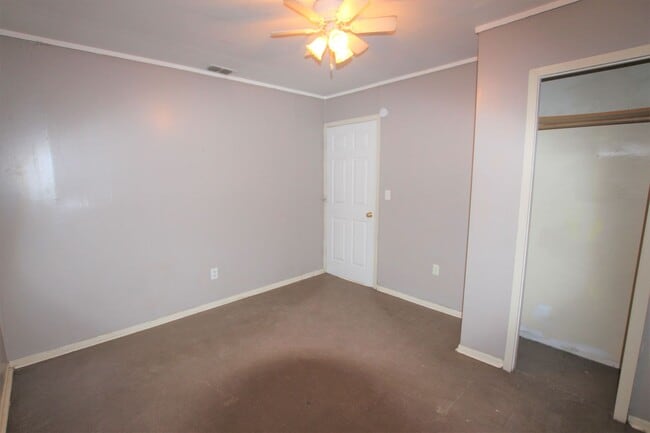 Building Photo - Coming Soon: 2 Bedroom, 1 Bath (Plus Bonus...