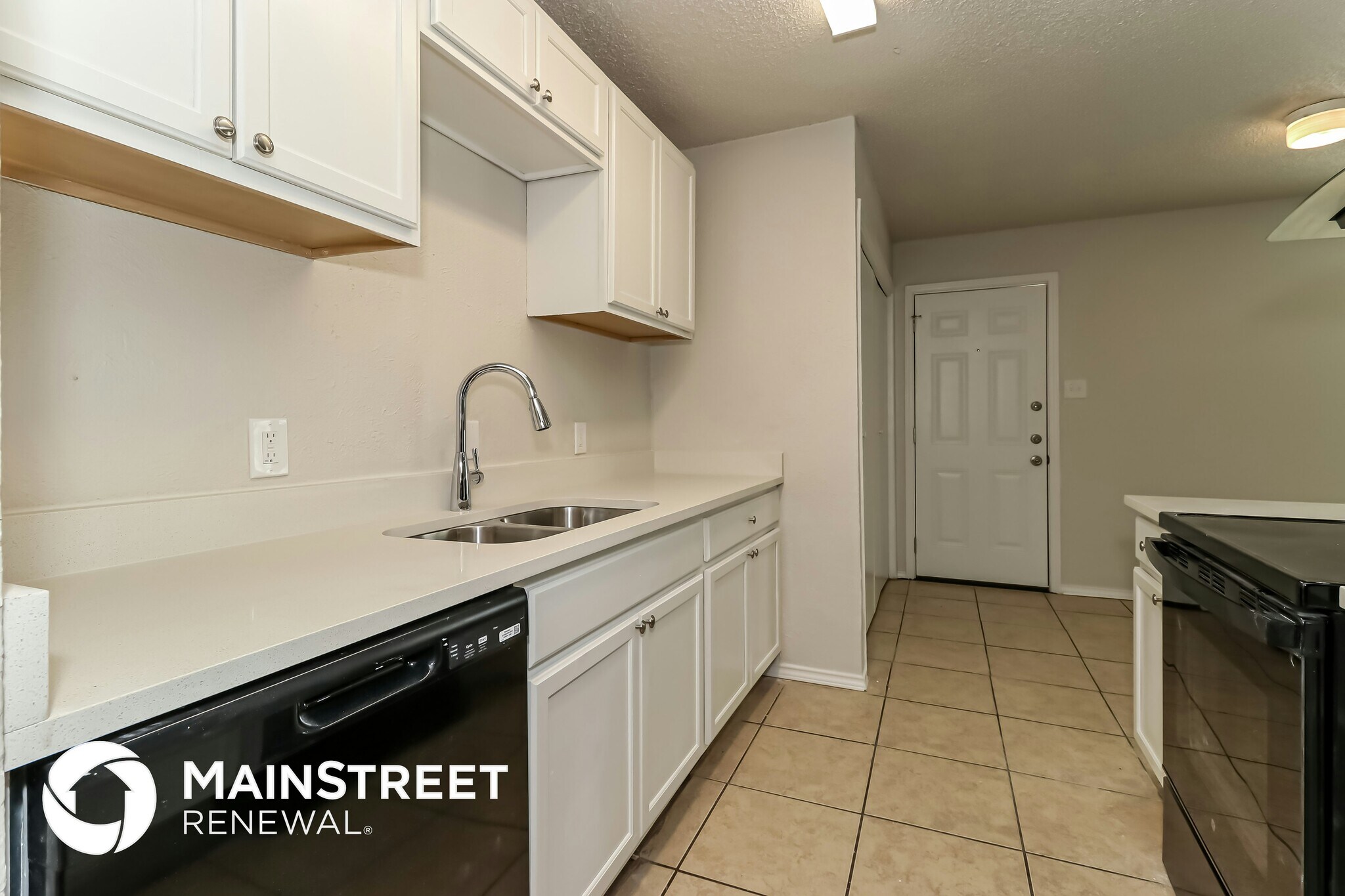 Building Photo - 3904 Royal Crest Dr