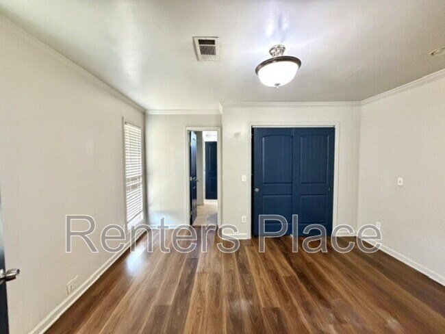 Building Photo - 4308 E 4th Pl