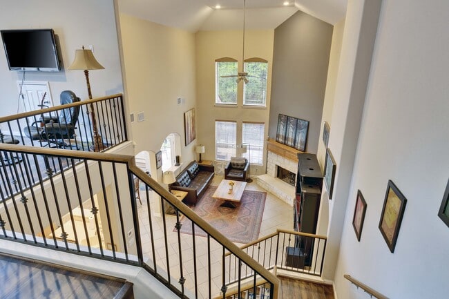 Building Photo - 10616 Big Thicket Dr