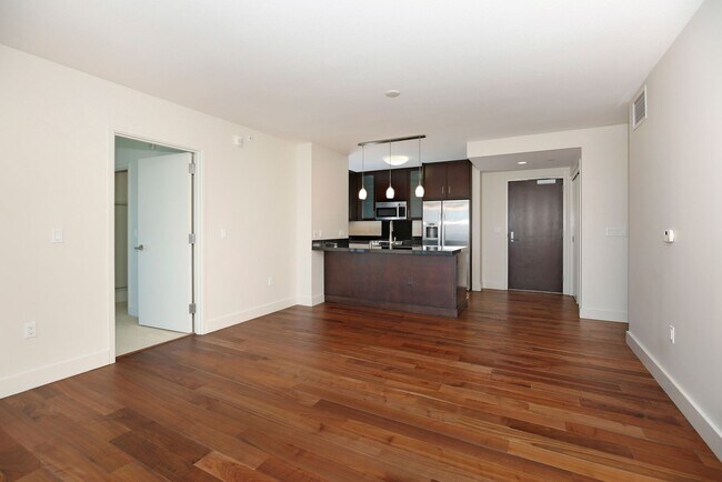 Building Photo - Luxurious Convenience in the Heart of Honolulu - Waihonua 2904