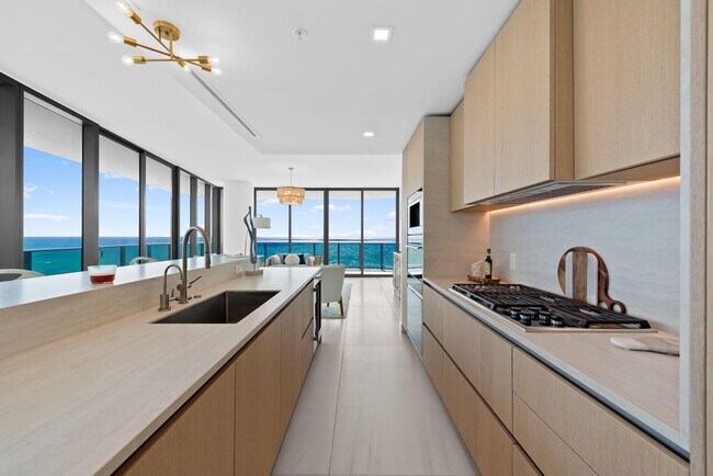 Building Photo - 900 N Ocean Blvd