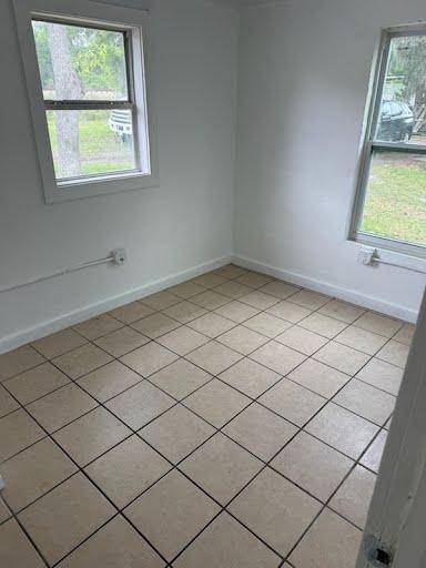 Building Photo - 572 NE Congress Ave