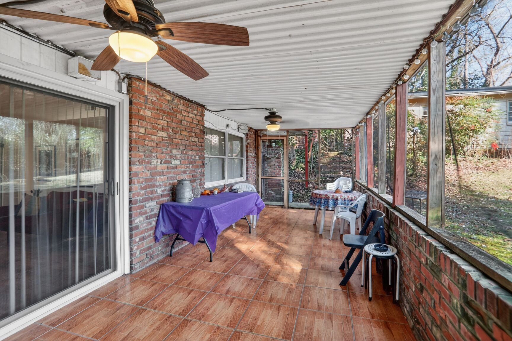 Building Photo - 843 Artwood Rd NE