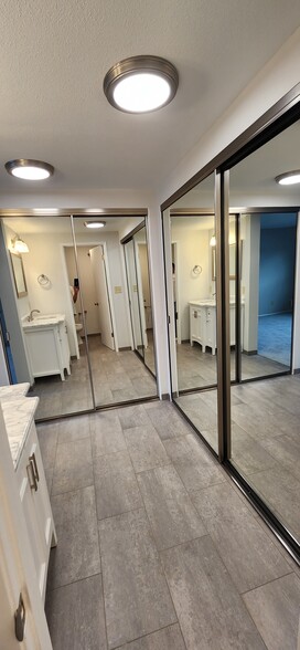 Master bathroom - 1100 Opal St