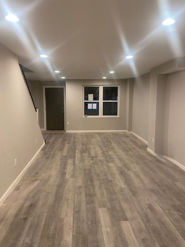 Building Photo - Remodeled Home - Oak Lane