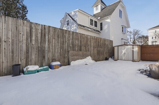 Building Photo - 223 School St