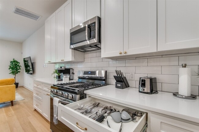 Building Photo - 1007 Mt Auburn Ave