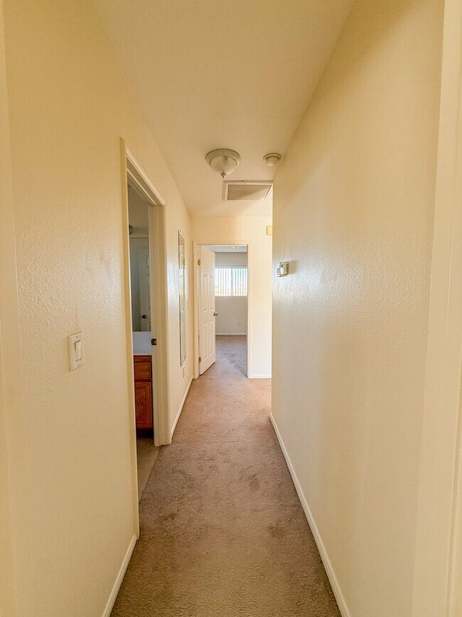 Building Photo - 29 Palms Home