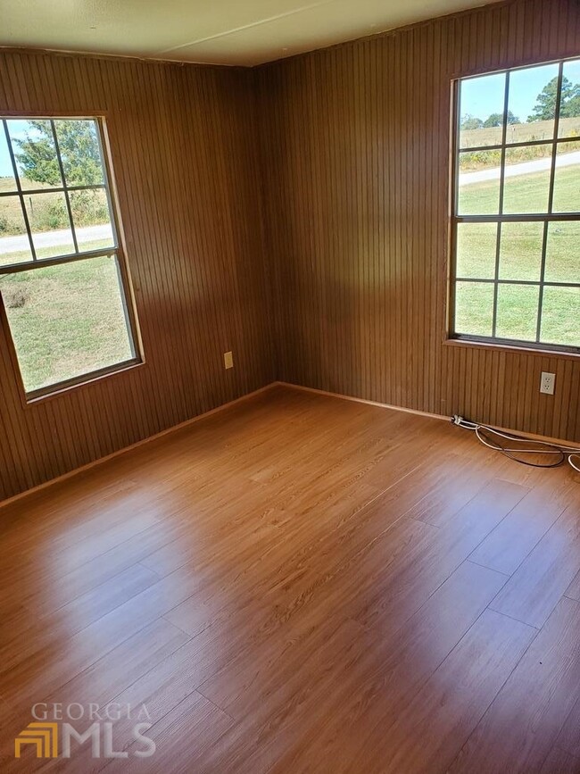 Building Photo - 641 Waterworks Rd