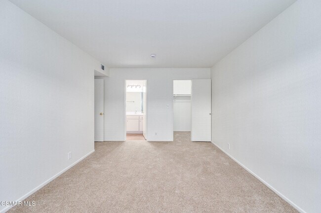 Building Photo - 150 Los Angeles Ave