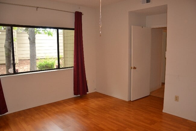 Building Photo - 1420 Foothill Meadows Ct
