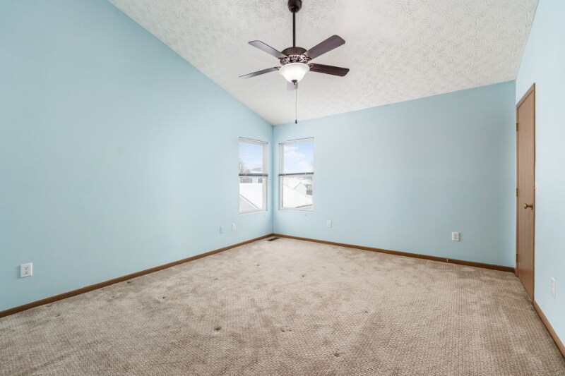 Building Photo - 135 Saratoga St