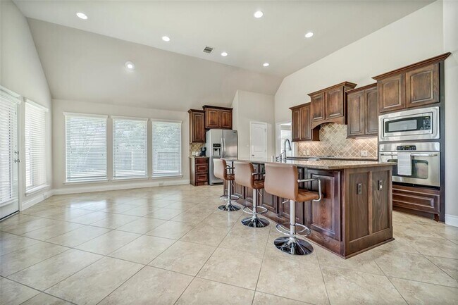 Building Photo - 17638 Cleeves Dr