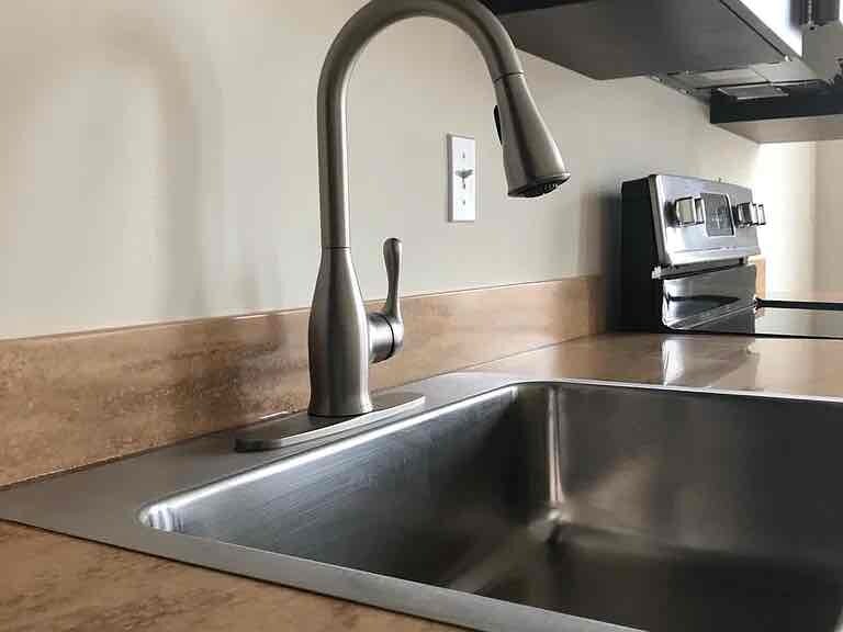 Building Photo - 320 Main St